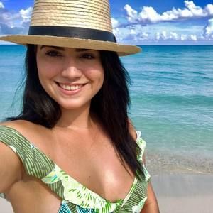 Meet your Posher, Debora